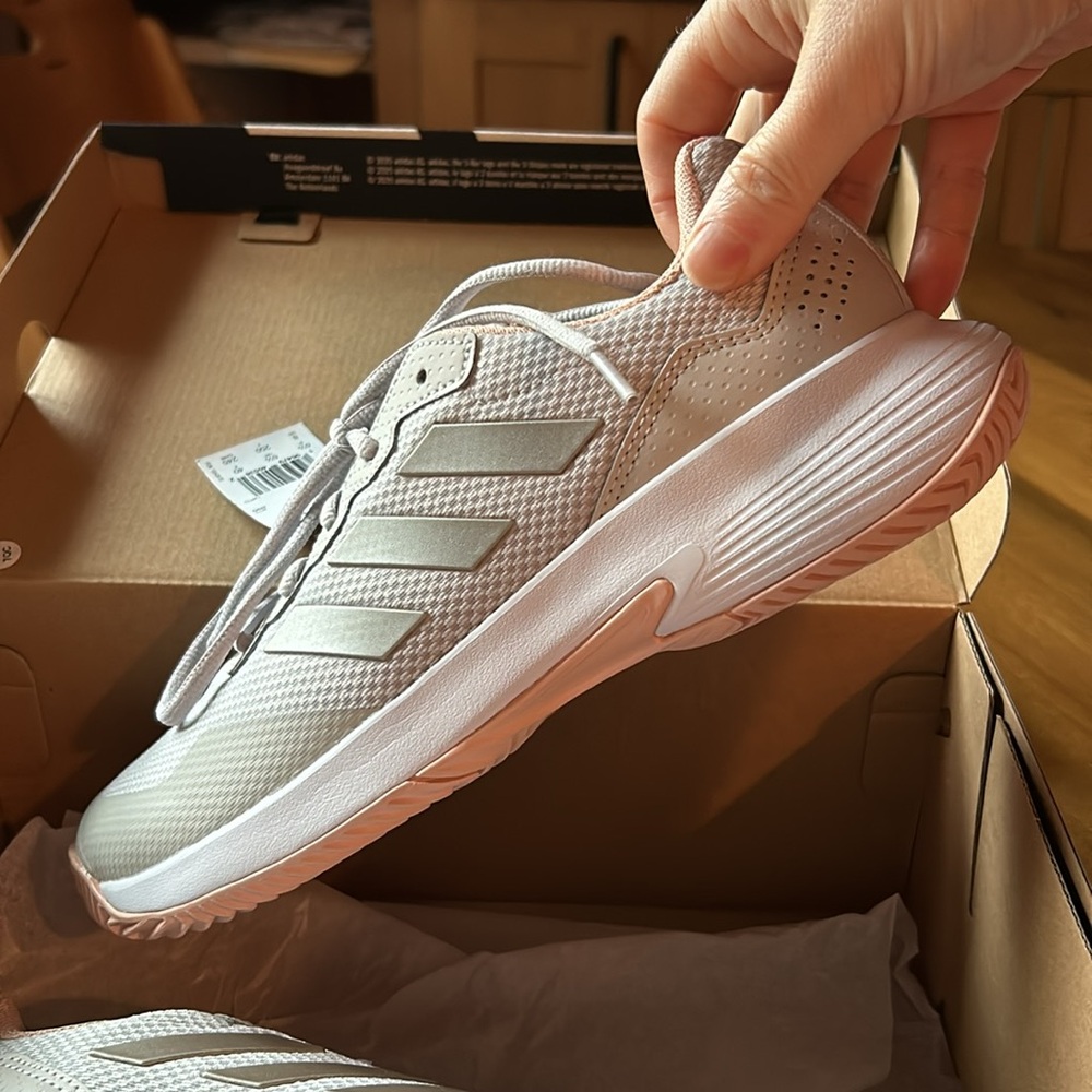 Adidas Game Court 2 women’s tennis shoe size 8 brand new in box